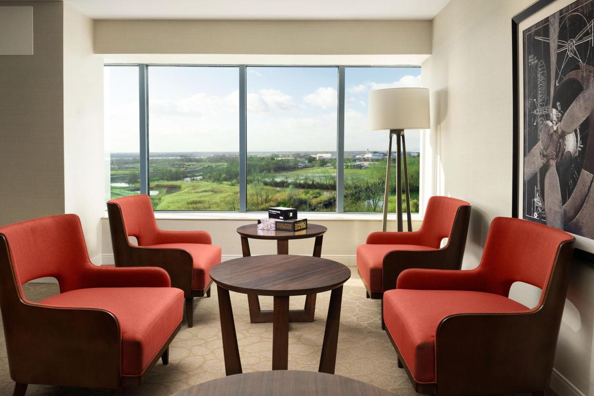 Hotel Delta Airport 4*