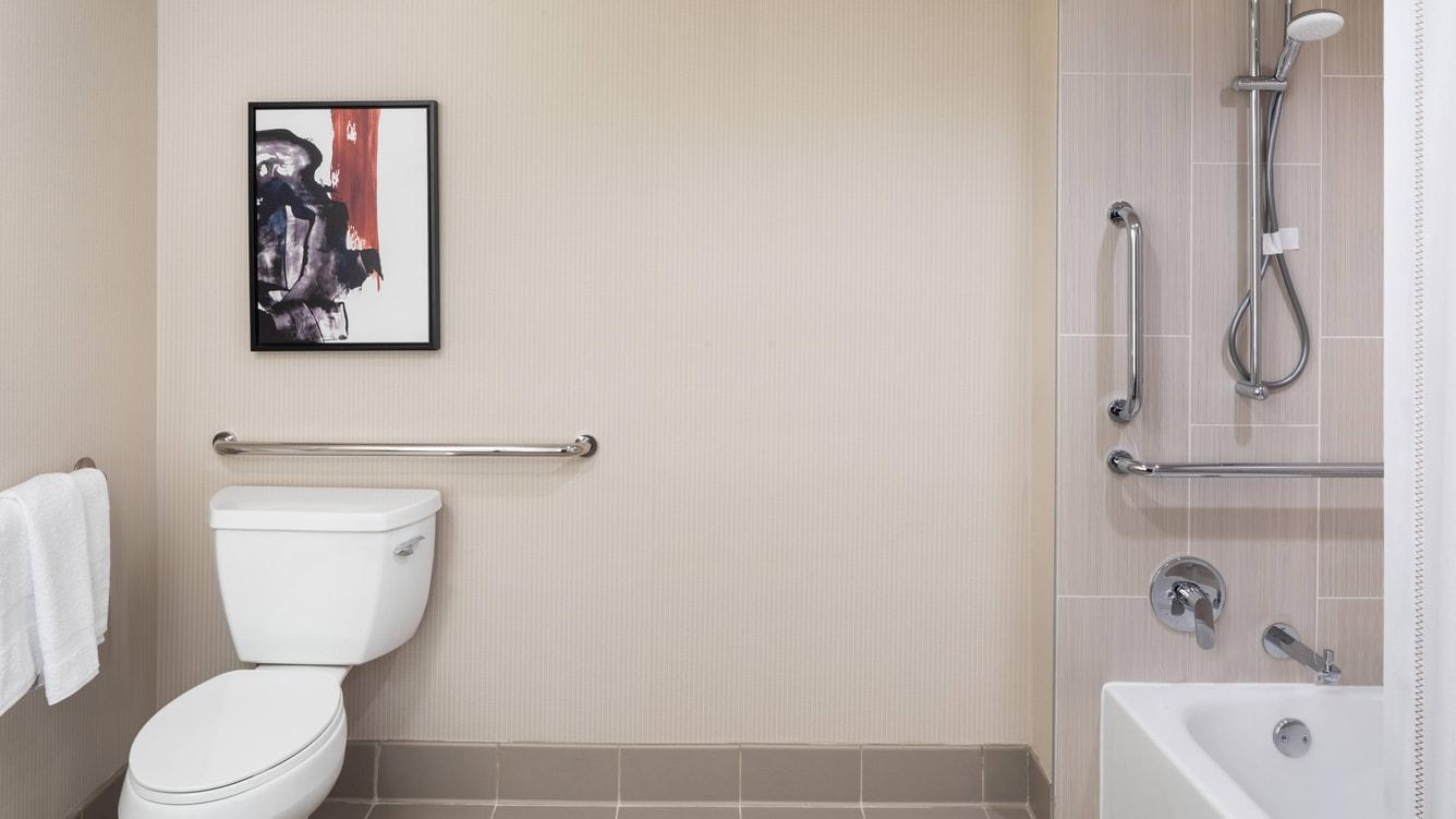 Delta Airport Hotel 4*