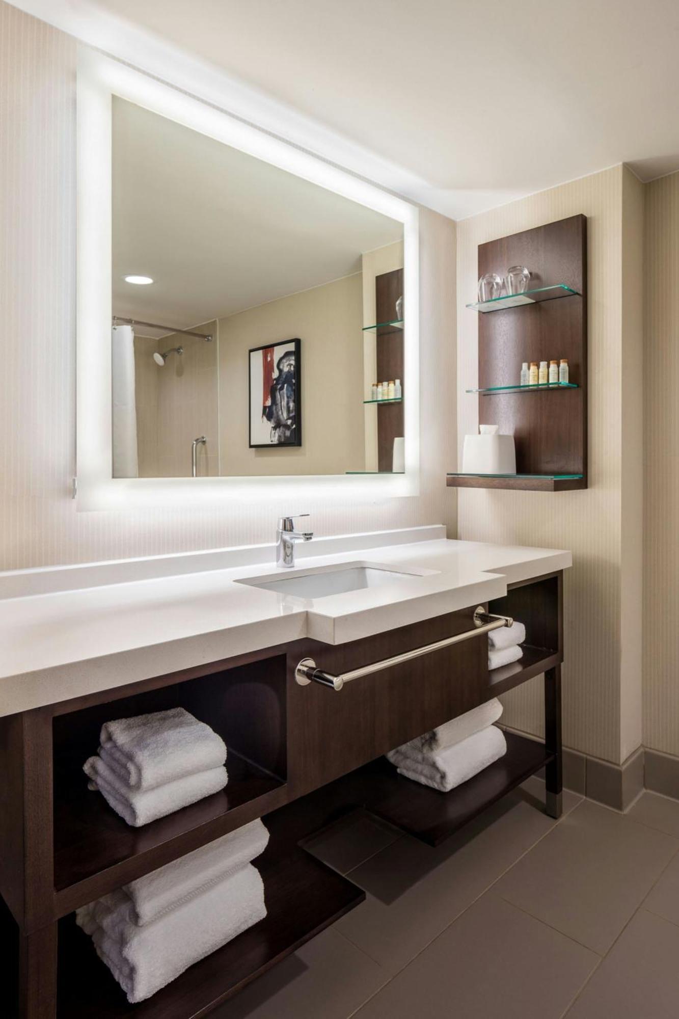 Hotel Delta Philadelphia Airport