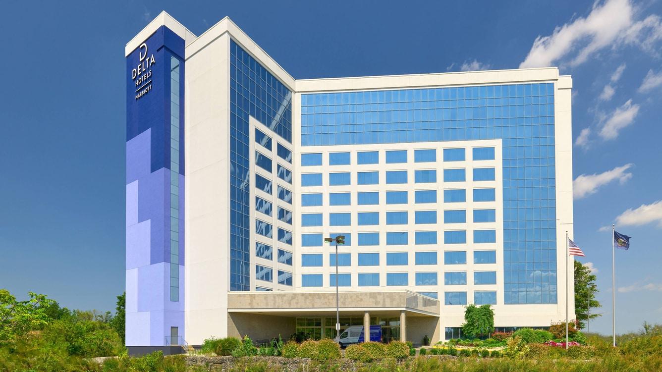 Hotel Delta Airport 4*